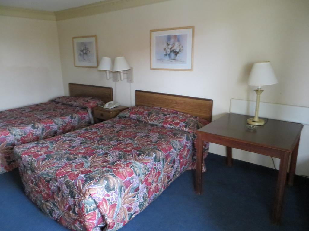 Budgetel Inn & Suites Мейкон Номер фото
