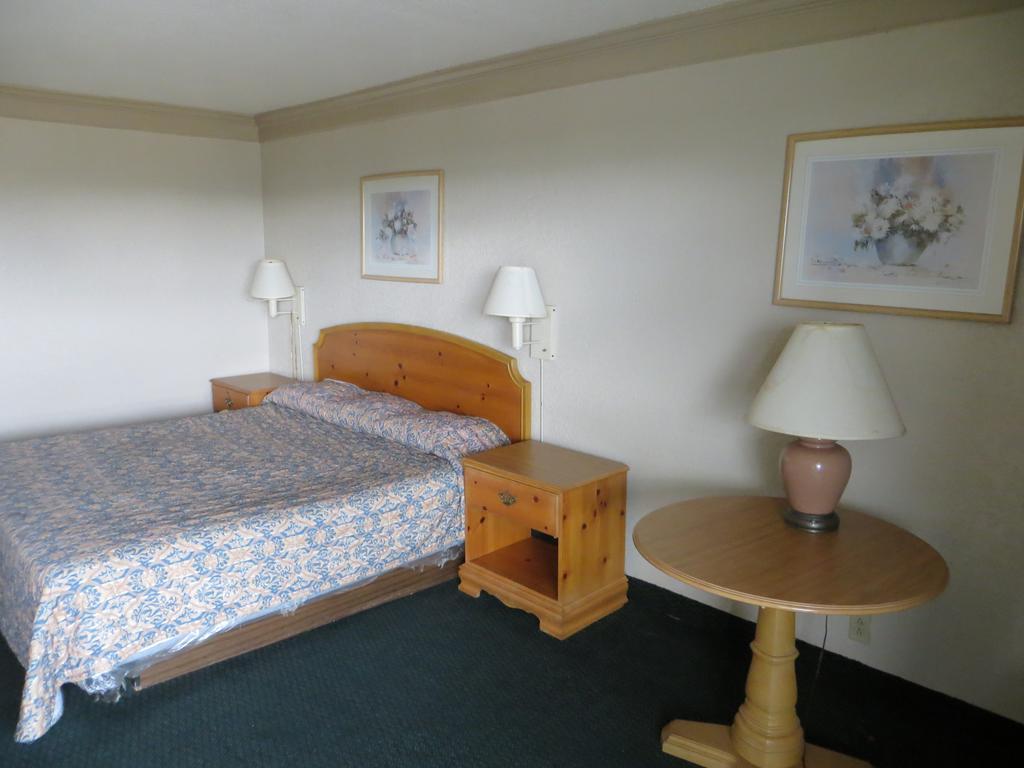 Budgetel Inn & Suites Мейкон Номер фото