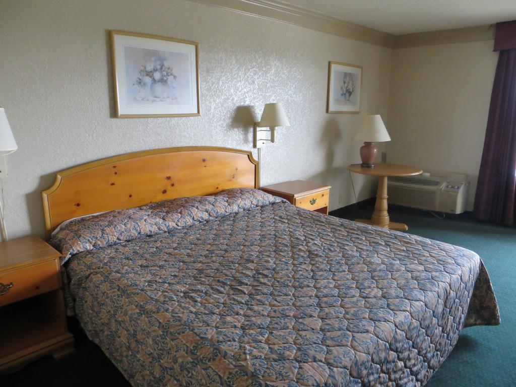 Budgetel Inn & Suites Мейкон Номер фото